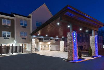 Holiday Inn Express And Suites Columbus Airport