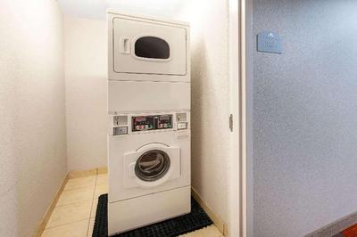Microtel Inn & Suites By Wyndham Pittsburgh Airpo