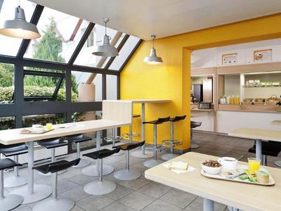 HotelF1 Clermont Ferrand est
