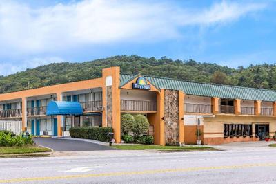 Days Inn by Wyndham Clayton