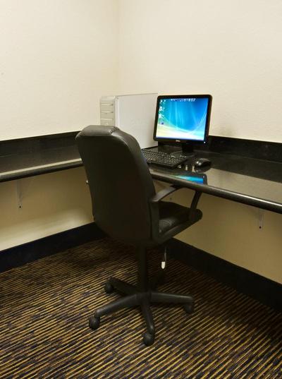 Holiday Inn Express Hotel & Suites Childress