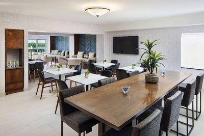 Hilton Charlotte Airport