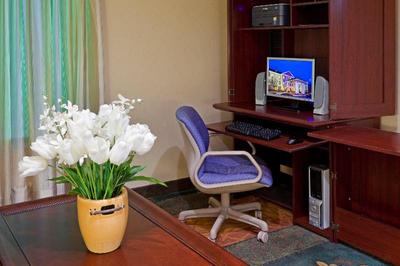 Holiday Inn Express Hotel & Suites Carneys Point