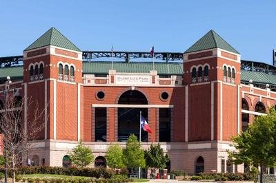 Howard Johnson by Wyndham Arlington Ballpark