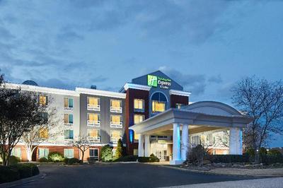 Holiday Inn Express & Suites I-26 & US 29 Westgate