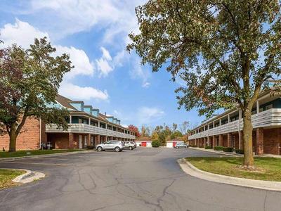 Travelodge by Wyndham Canton/Livonia Area MI