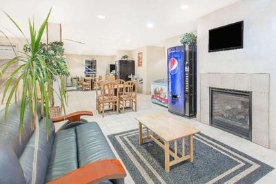 Microtel Inn & Suites By Wyndham Colfax/Newton