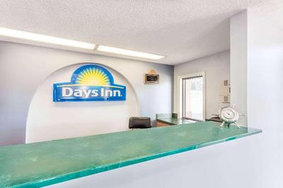 Days Inn by Wyndham Clinton MS