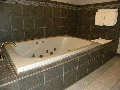 New Victorian Inn & Suites