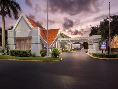 Howard Johnson by Wyndham Vero Beach / Downtown
