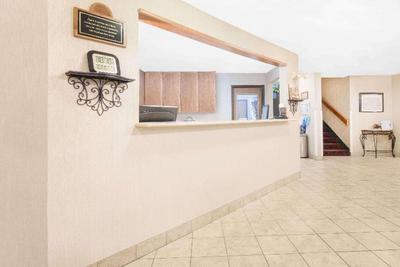 Days Inn by Wyndham Fargo 19th Ave Arpt