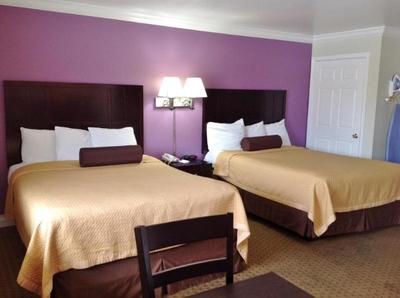 Rodeo Lodge
