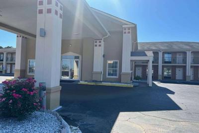 Super 8 by Wyndham Covington