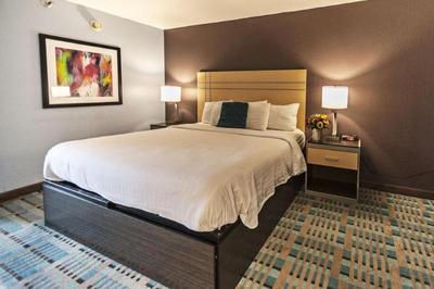 Fifth Season Inn & Suites