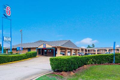 Super 8 Motel - Marshall