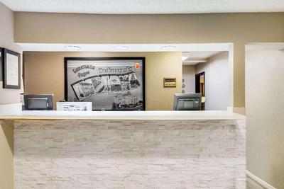 Super 8 by Wyndham Indianapolis/NE/Castleton Area