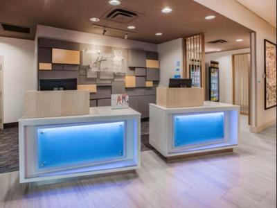 Holiday Inn Express Hotel & Suites Canton