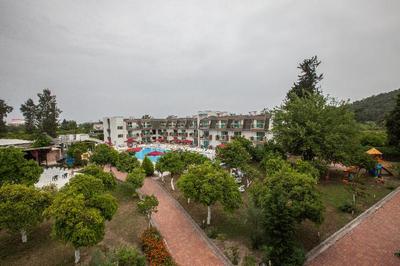 Omorfi Garden Resort