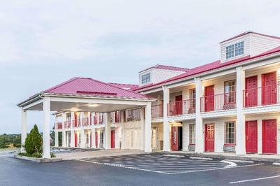 Super 8 by Wyndham Clinton TN
