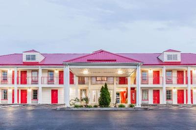 Super 8 by Wyndham Clinton TN