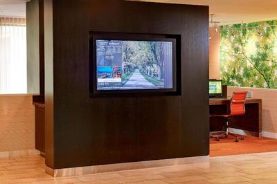 Courtyard By Marriott Lexington North