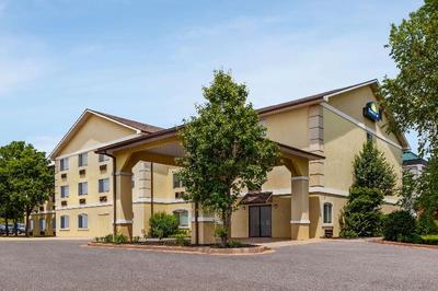Days Inn by Wyndham Kansas City International Apt