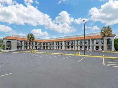 Quality Inn & Suites Orlando East - UCF Arena