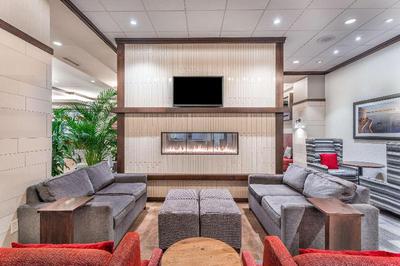Hampton Inn & Suites Madison / Downtown