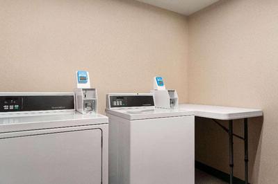 La Quinta Inn & Suites Madison - American Center
