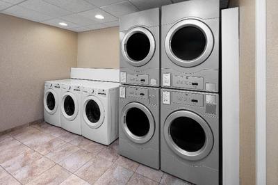 Candlewood Suites Omaha Airport