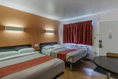 Motel 6 Oshkosh