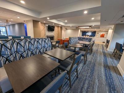 Holiday Inn Express Indianapolis Airport