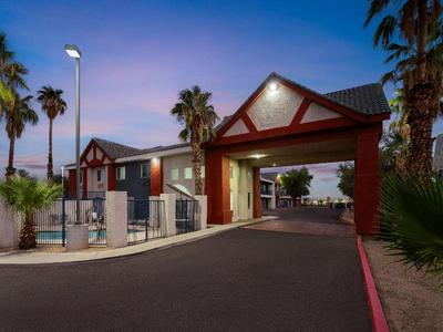 Days Inn by Wyndham Phoenix West