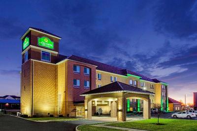 La Quinta Inn & Suites Indianapolis Airport West