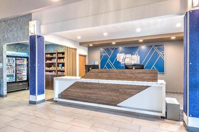 Holiday Inn Express & Suites Little Rock-West