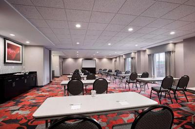 Hampton Inn & Suites Roanoke Airport