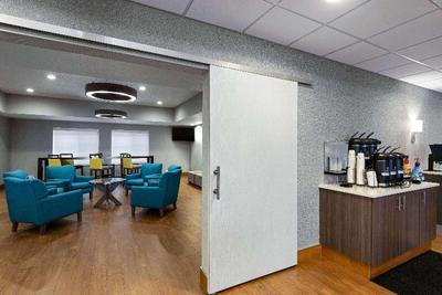 La Quinta Inn Suites By Wyndham Rapid City