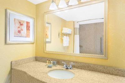 Wingate By Wyndham Savannah Airport