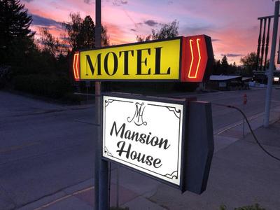 The Historic Mansion House Inn