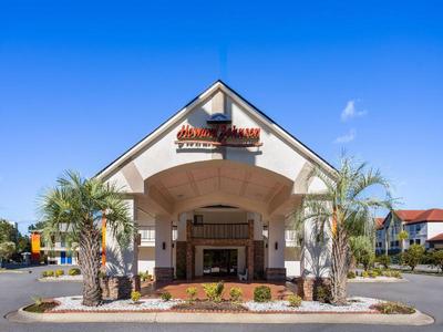 Howard Johnson by Wyndham Savannah GA