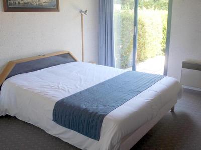 Logis Hôtel les Dineux Village