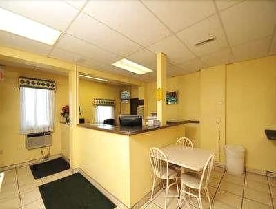 Travelodge by Wyndham Yankton