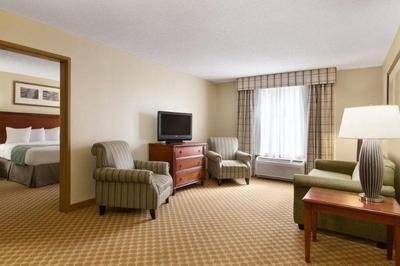 Country Inn & Suites by Radisson, Richmond West at