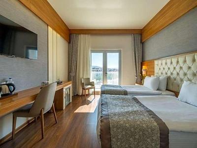 Parion Hotel