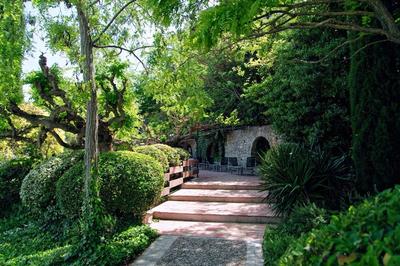 Hotel du Chateau et SPA GEMOLOGY