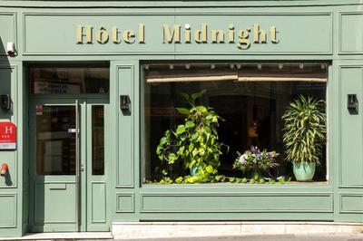Midnight Hotel Paris