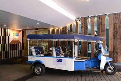 Holiday Inn Express Sukhumvit 11