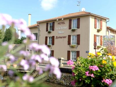 Le Cheval Blanc Et Clovis
