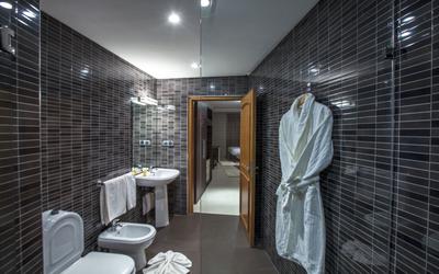 Yaad City Hotel