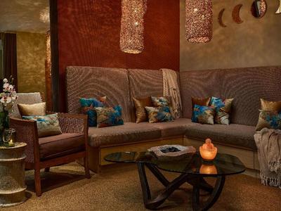 The Highland Dallas, Curio Collection by Hilton